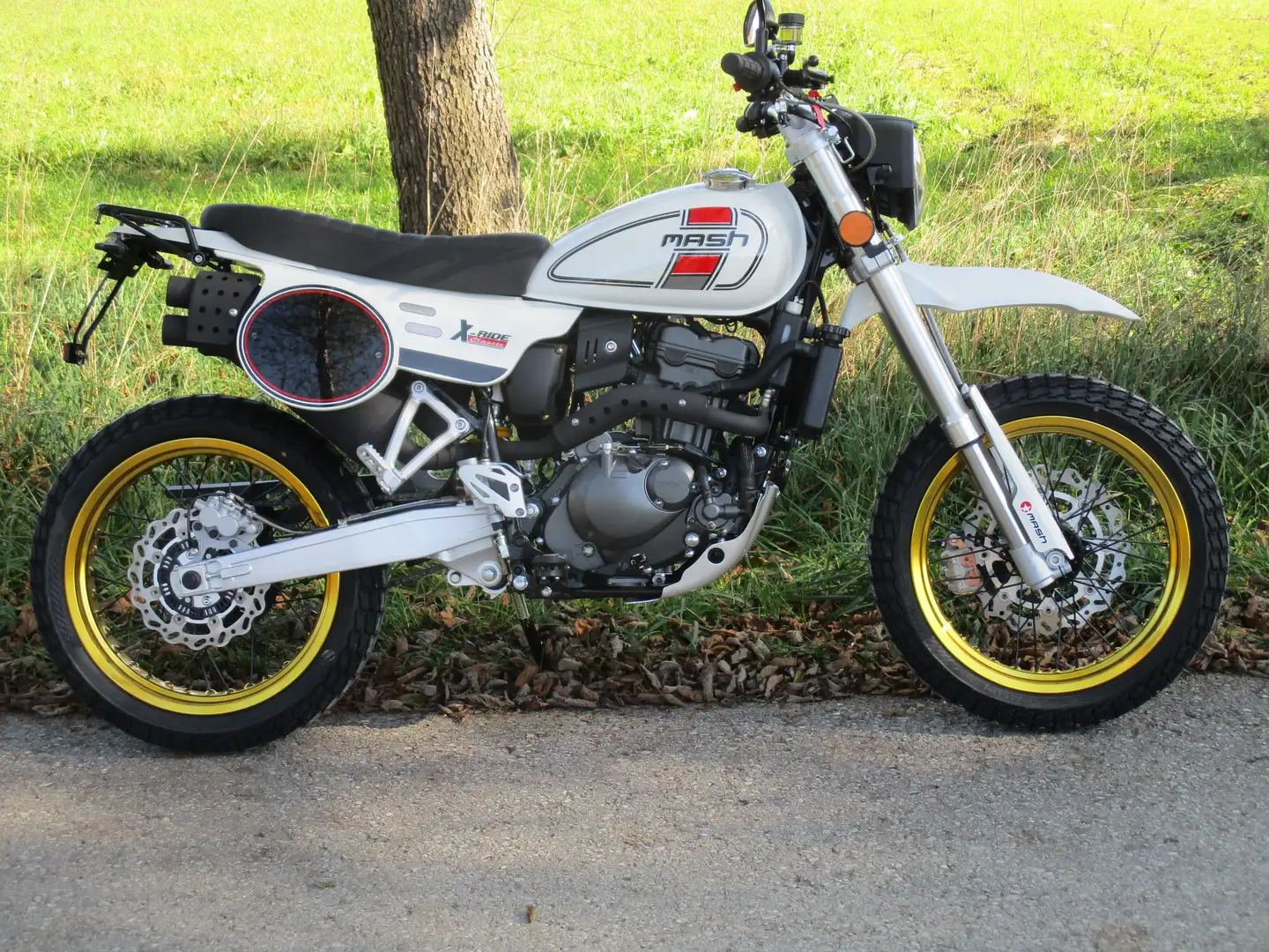 Mash X-Ride Classic 125 Bílá - 1