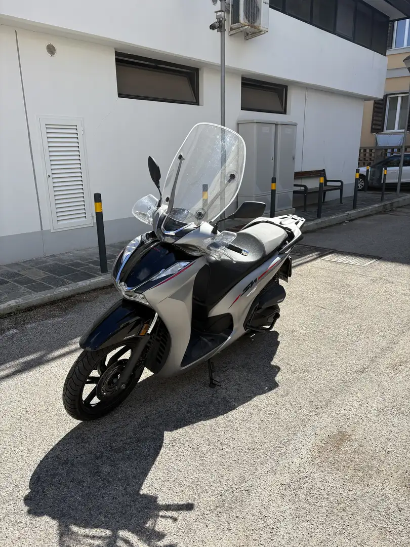 Honda SH 350i sport - 1