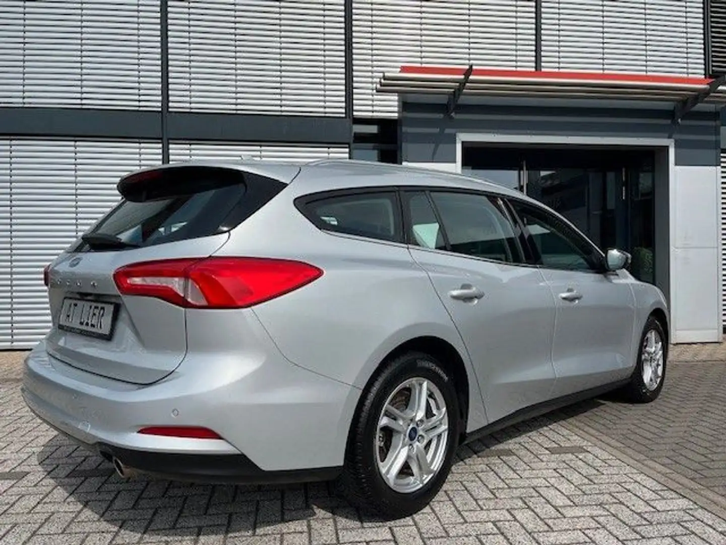 Ford Focus Turnier 1.0EB ST Aut. Cool & Connect Argent - 2
