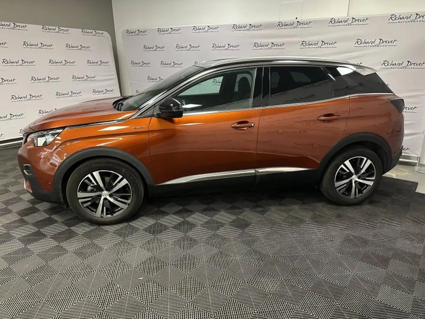 Peugeot 3008 1.2 PureTech 130ch S\u0026S GT Line Brun - 2