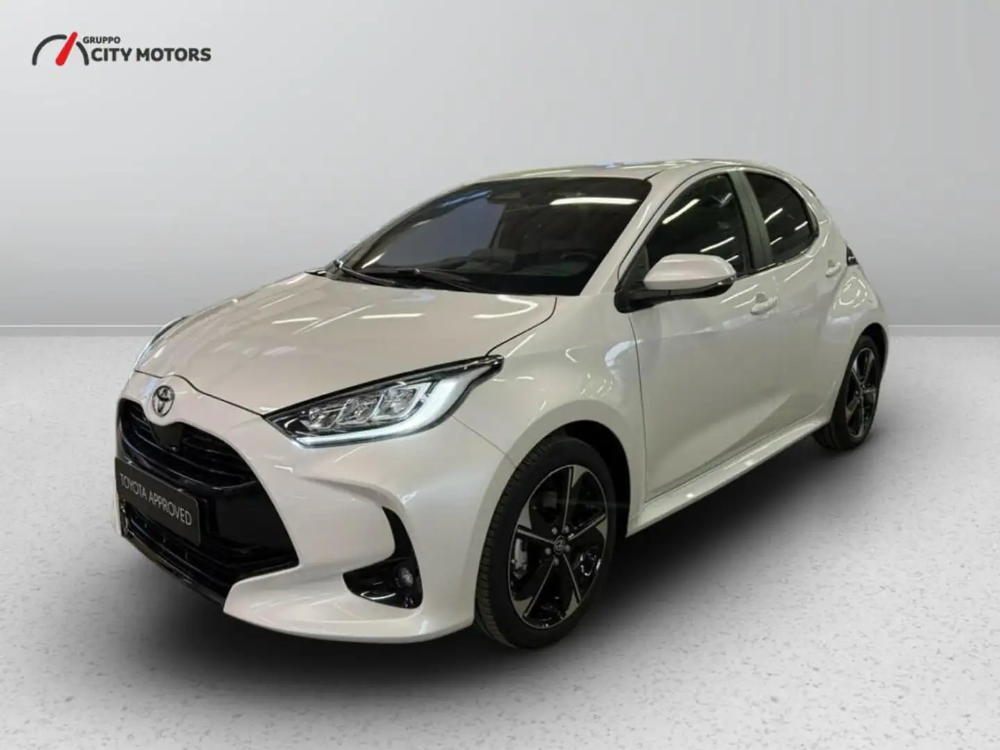 Toyota Yaris 1.5h 130 Lounge Bianco - 1