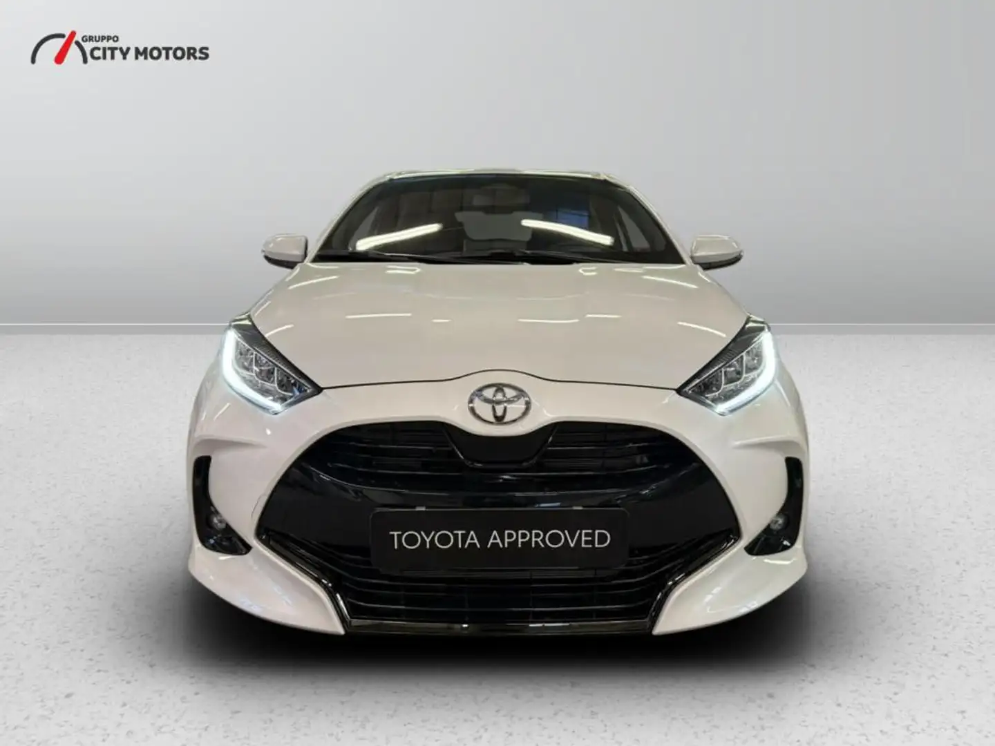 Toyota Yaris 1.5h 130 Lounge Blanc - 2