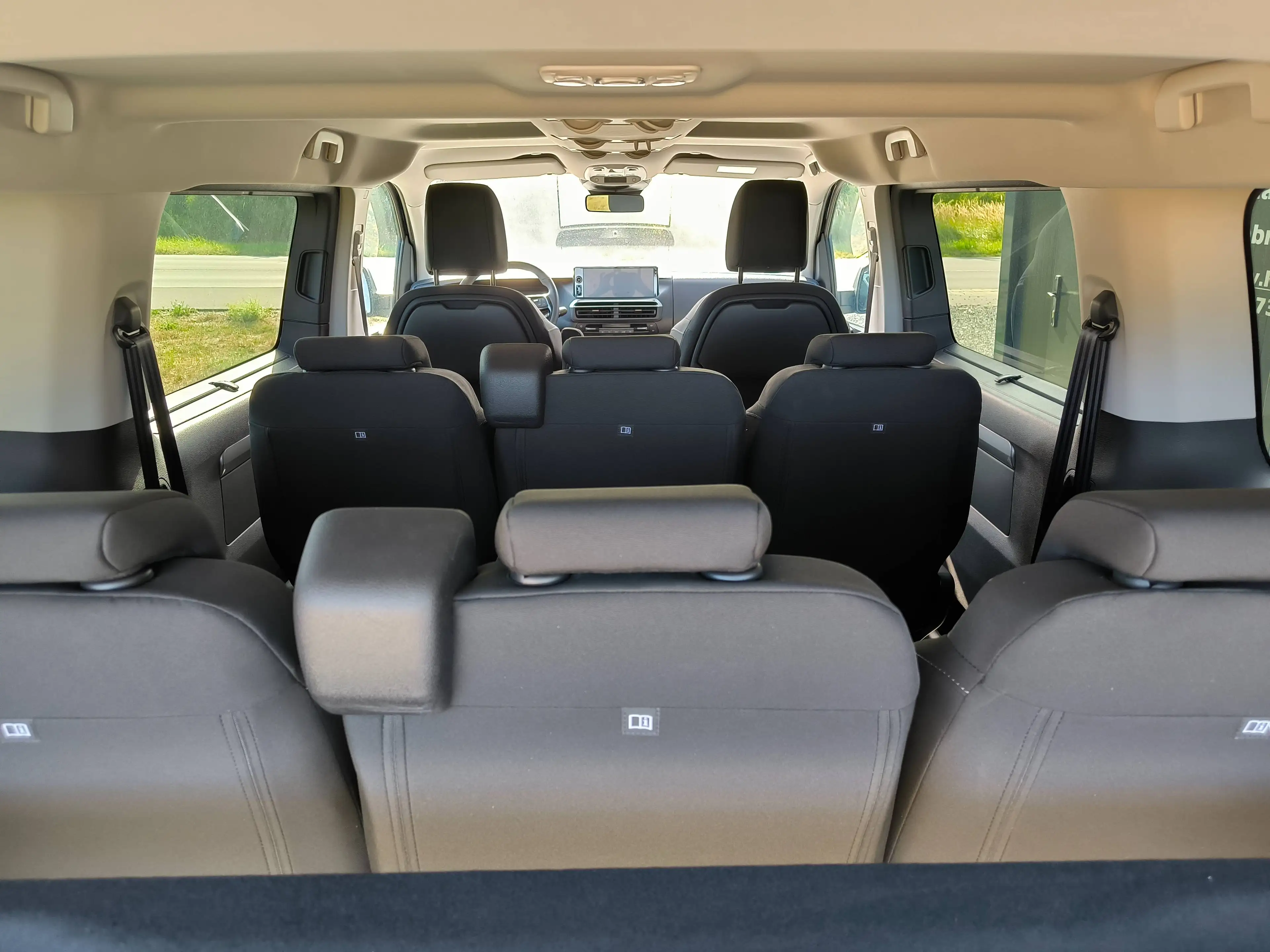 Peugeot Traveller Active L2 AHK Navi SHZ PDC Kamera — photo 13