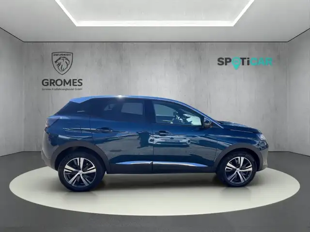 Peugeot 3008 view 2