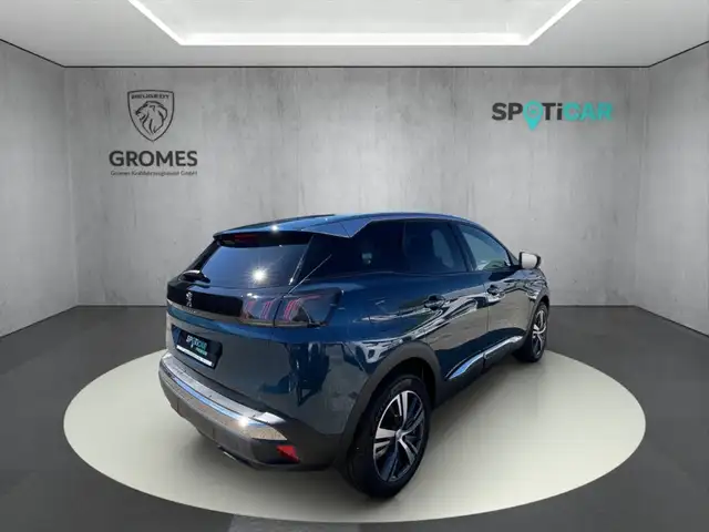 Peugeot 3008 view 3