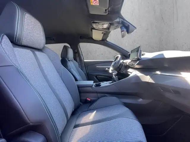 Peugeot 3008 view 13