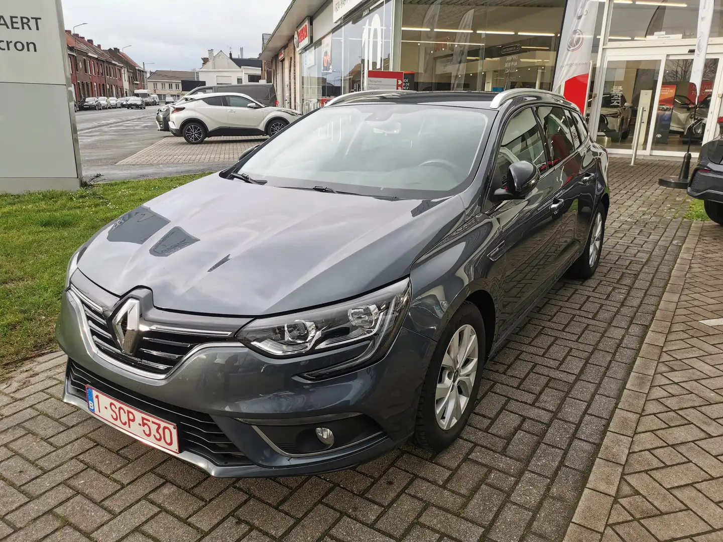 Renault Megane 1.5 Blue dCi Limited Grijs - 1