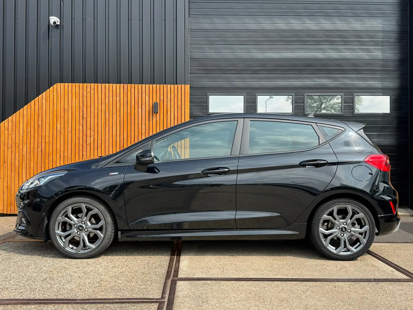 Ford Fiesta 1.0 EcoBoost ST-Line Airco Cruise Carplay Schwarz - 2
