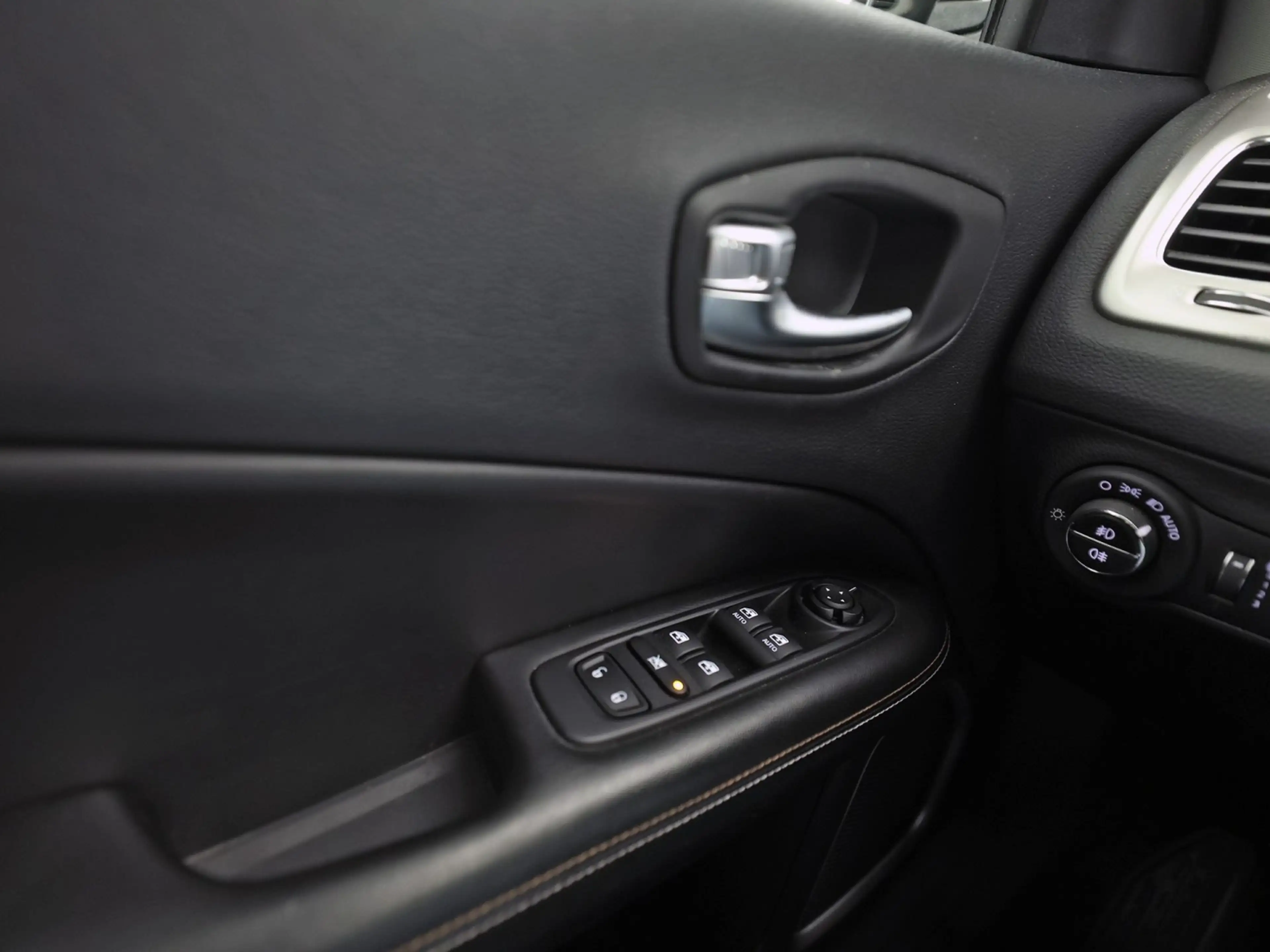 Jeep Compass 1.4 MultiAir Sport (NAVIGATIE, CAMERA, LEDER, SPOR — photo 24