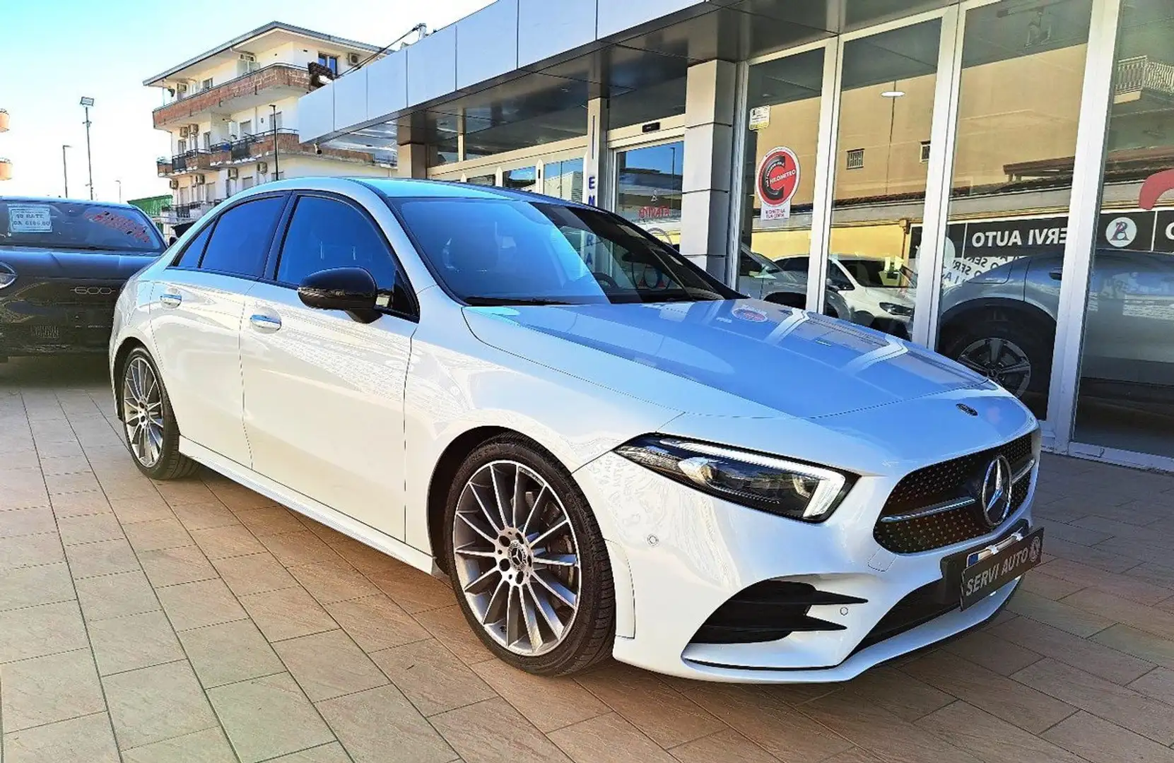 Mercedes-Benz A 220 A 220 d Sedan Automatic Premium con AMG Line Pack Bianco - 1