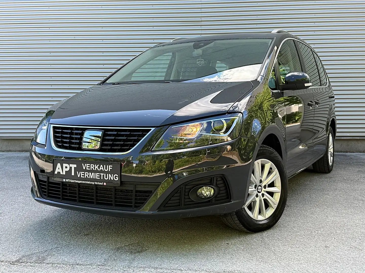 SEAT Alhambra Executive 2,0 TDI DSG 4Motion Grau - 1
