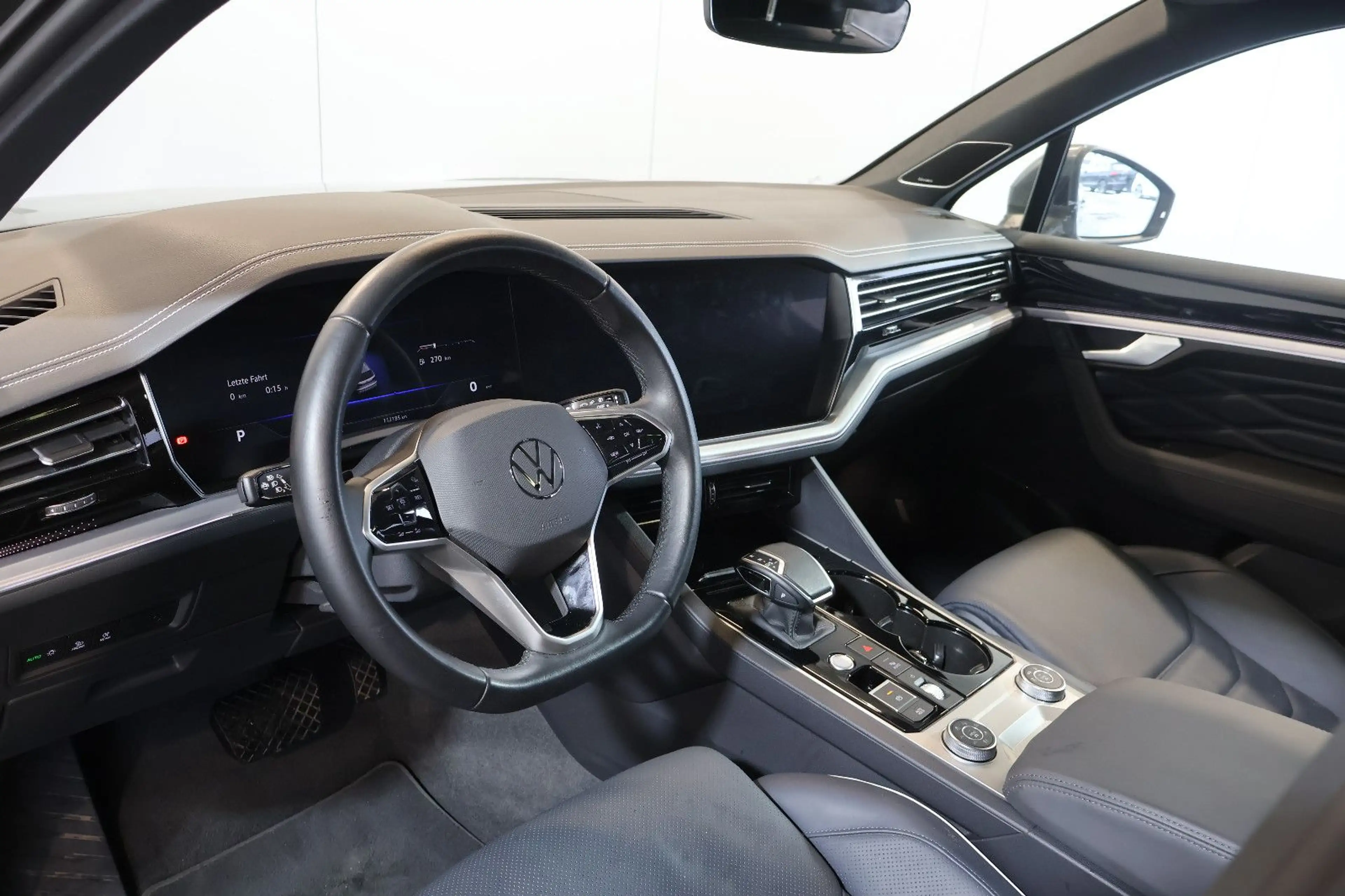 Volkswagen Touareg Eleg. 3.0 TDI 4M LUFT+HUD+360°+PANO+AHK — photo 11