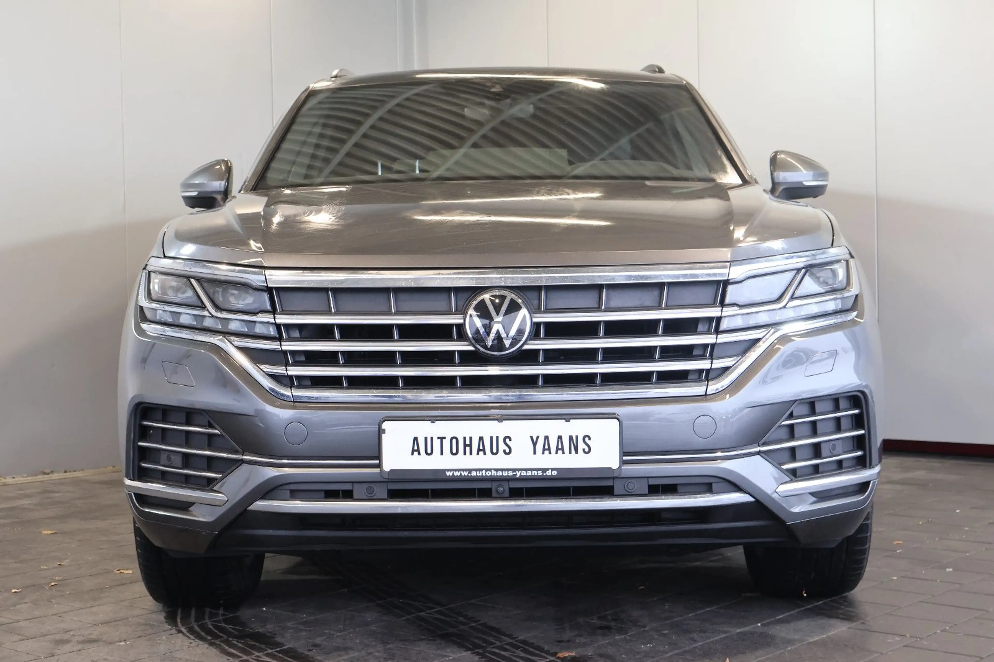 Volkswagen Touareg Eleg. 3.0 TDI 4M LUFT+HUD+360°+PANO+AHK — photo 2