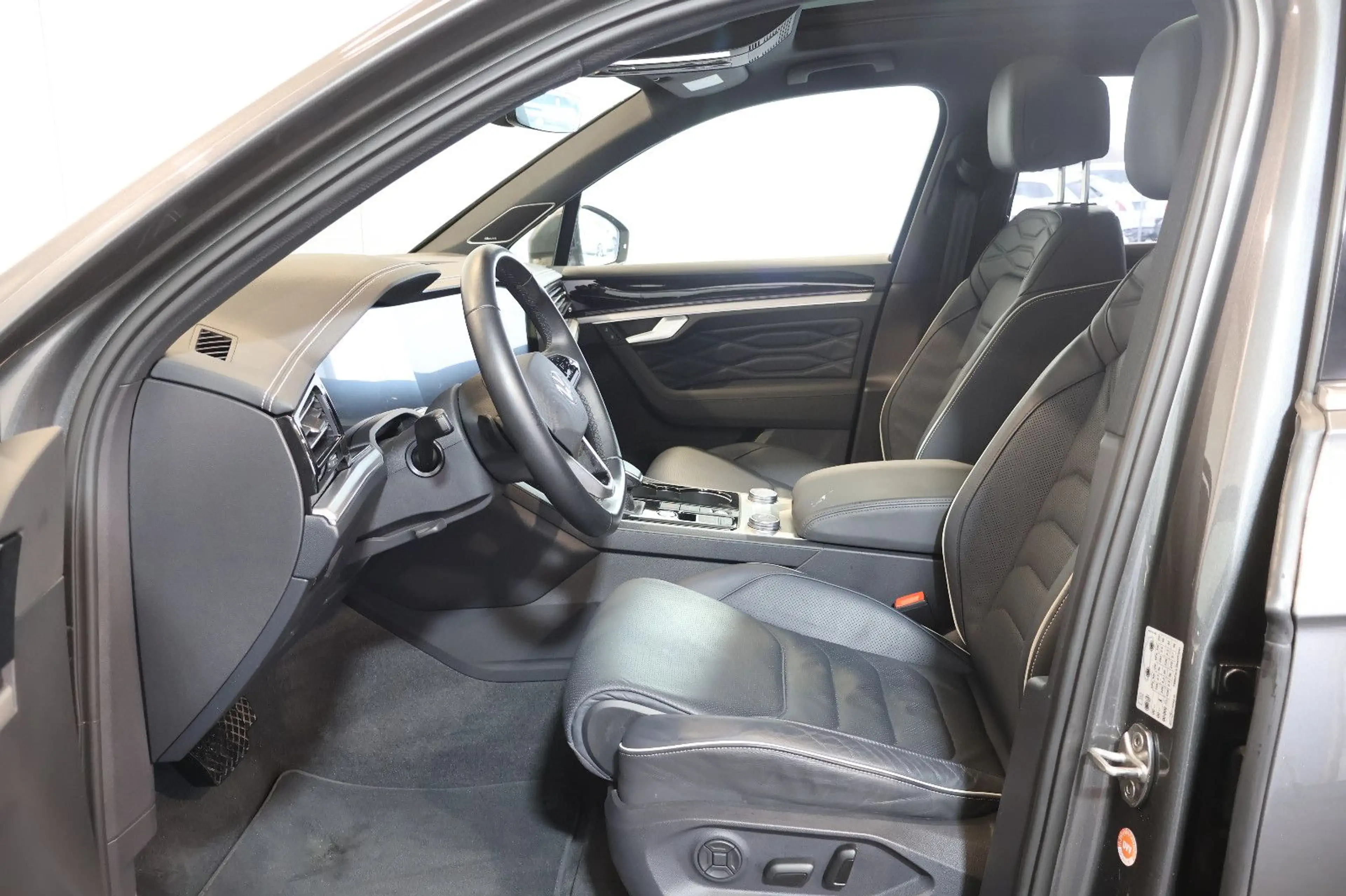 Volkswagen Touareg Eleg. 3.0 TDI 4M LUFT+HUD+360°+PANO+AHK — photo 12