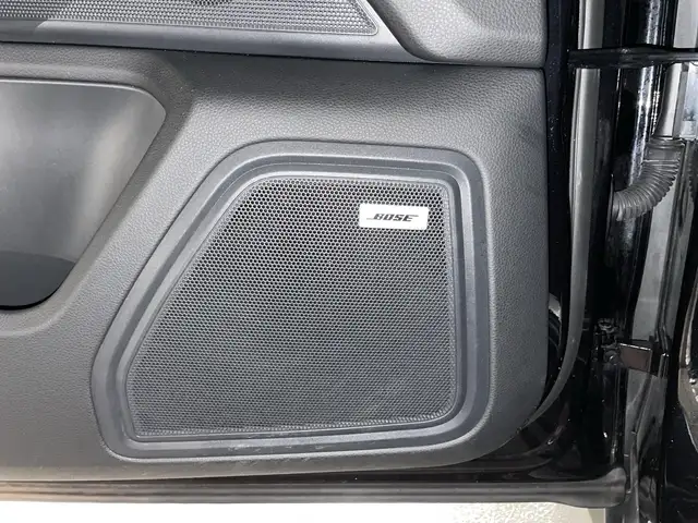 Porsche Macan view 15