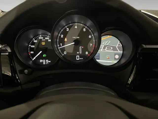 Porsche Macan view 2