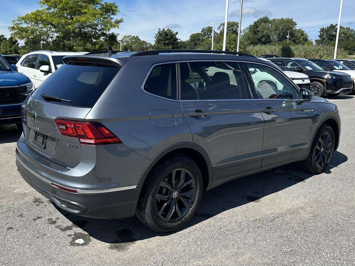 2024 Volkswagen Tiguan Comfortline 2.0T 8sp at w/Tip 4M — снимка 1