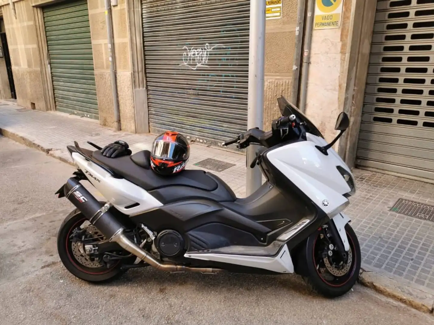 Yamaha TMAX 530 Black Mask - 1