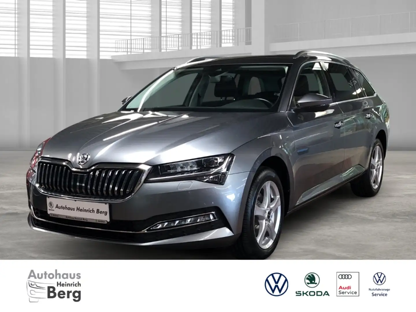 Skoda Superb Combi Style 2.0 TDI DSG AHK Navi Memory Sitze LED Grijs - 1