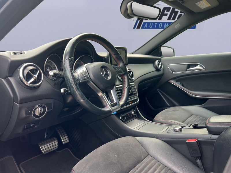 Mercedes-Benz GLA 220 CDI/d 4Matic*AMG*PDC*SHZ*NAVI*XENON* — photo 13