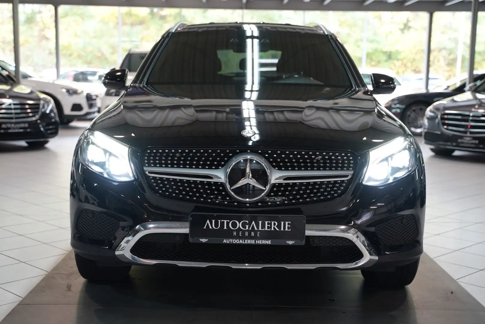 Mercedes-Benz GLC 250 4M LUXURY*LED*DISTR*STANDHEIZUNG*BURM* Schwarz - 2