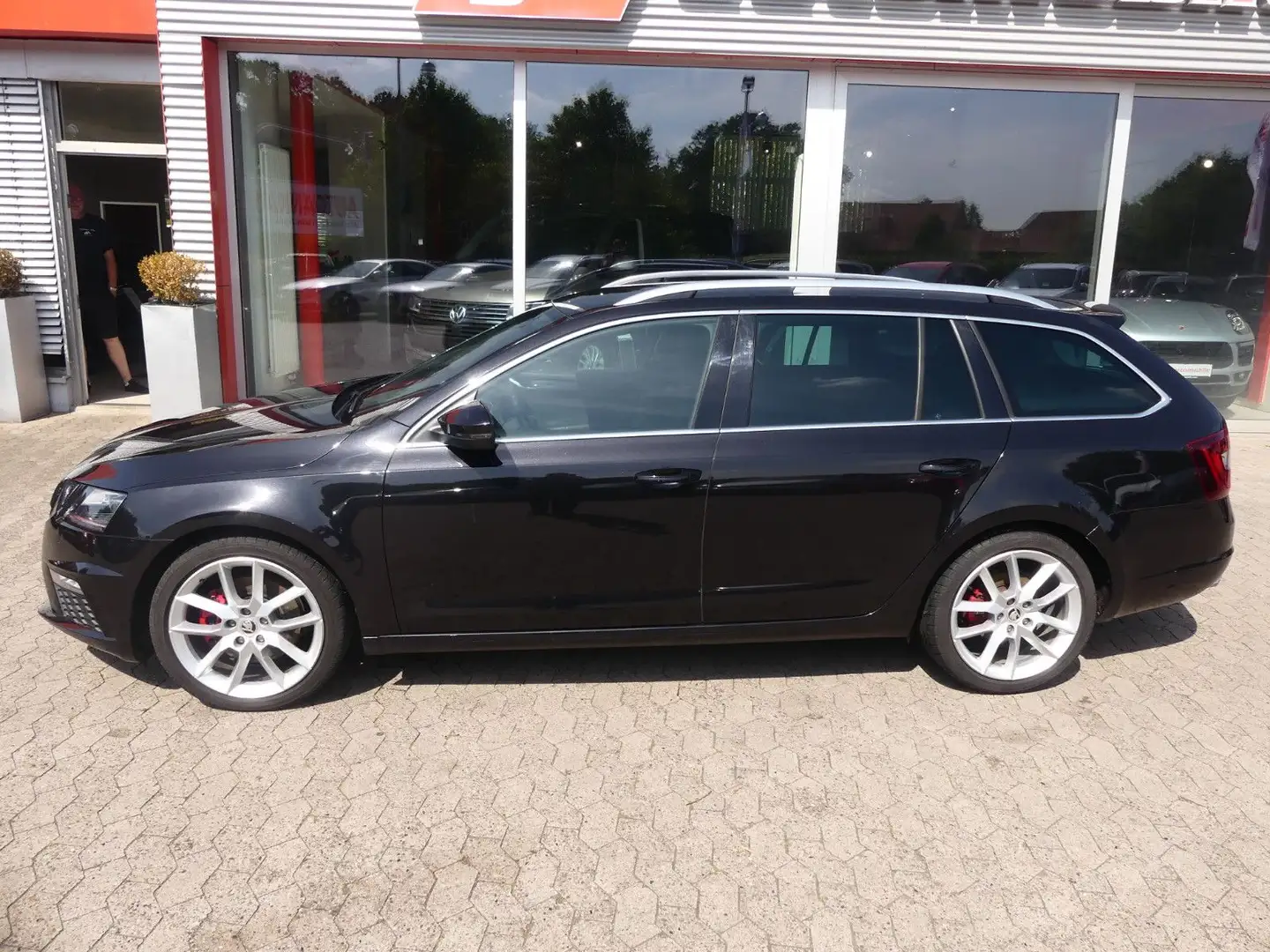 Skoda Octavia Combi RS 2.0 TDI Standhzg.*ACC*LED*AHK Schwarz - 2