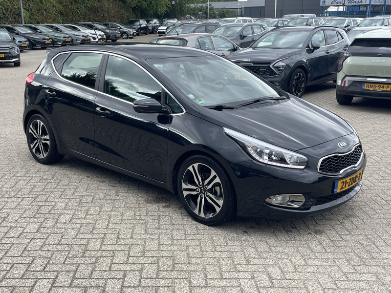 Kia Ceed / cee'd 1.6 GDI Plus Pack — photo 3