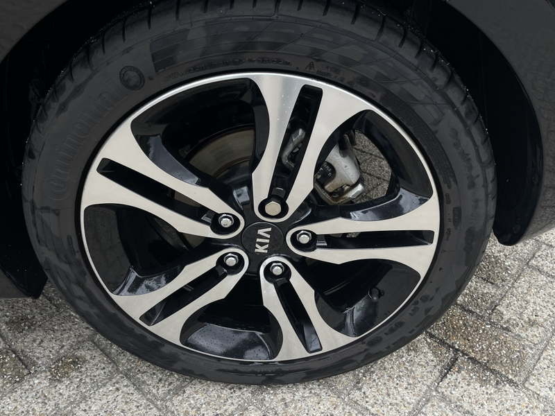 Kia Ceed / cee'd 1.6 GDI Plus Pack — photo 8