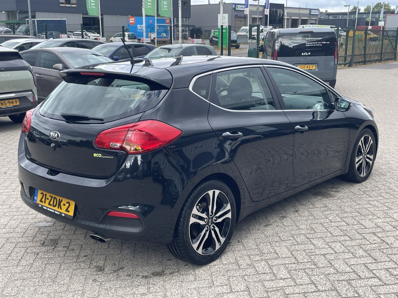 Kia Ceed / cee'd 1.6 GDI Plus Pack — photo 6