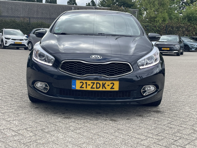Kia Ceed / cee'd 1.6 GDI Plus Pack — photo 2