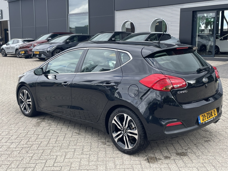 Kia Ceed / cee'd 1.6 GDI Plus Pack — photo 4