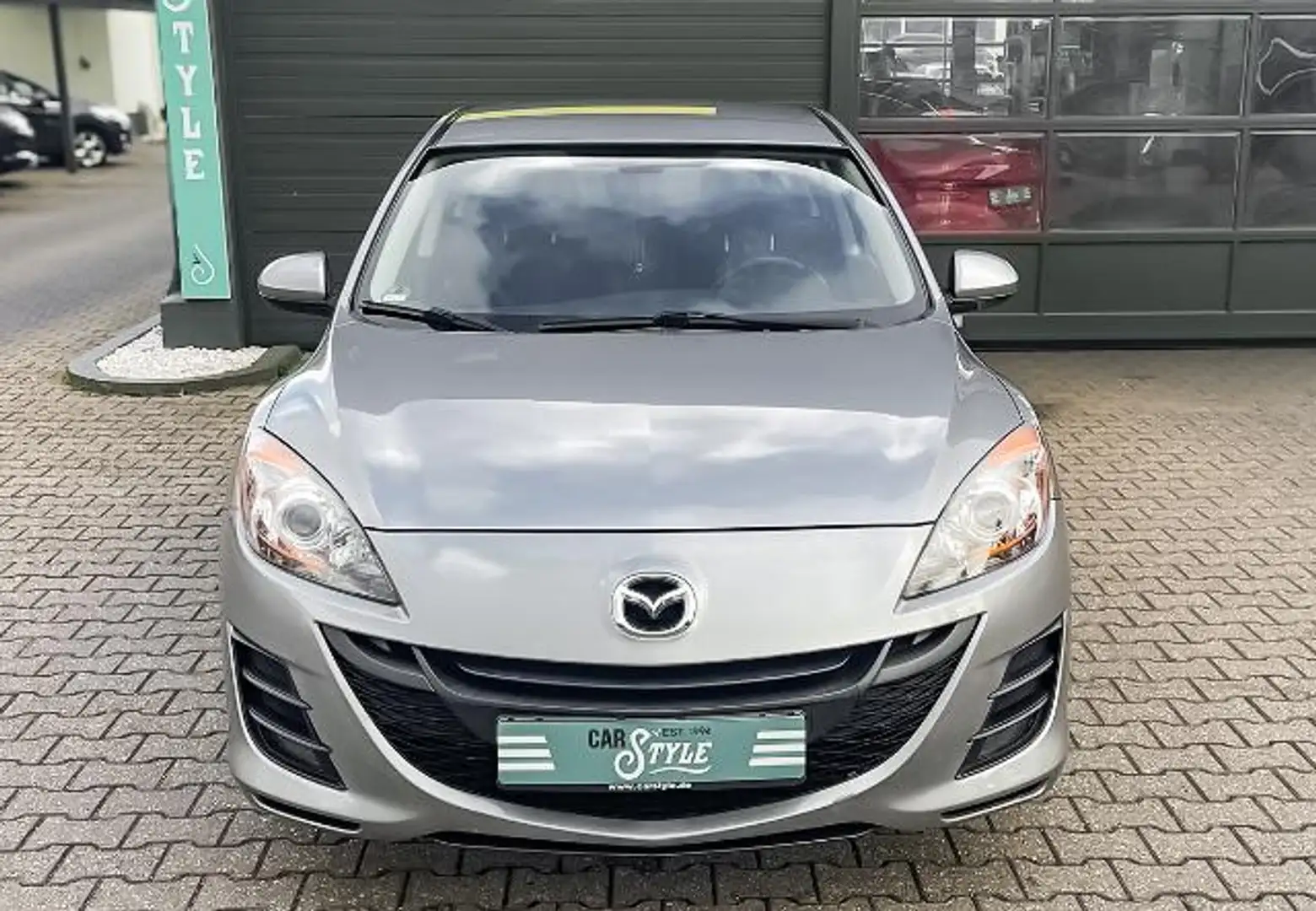 Mazda 3 1.6 High-Line Gris - 2