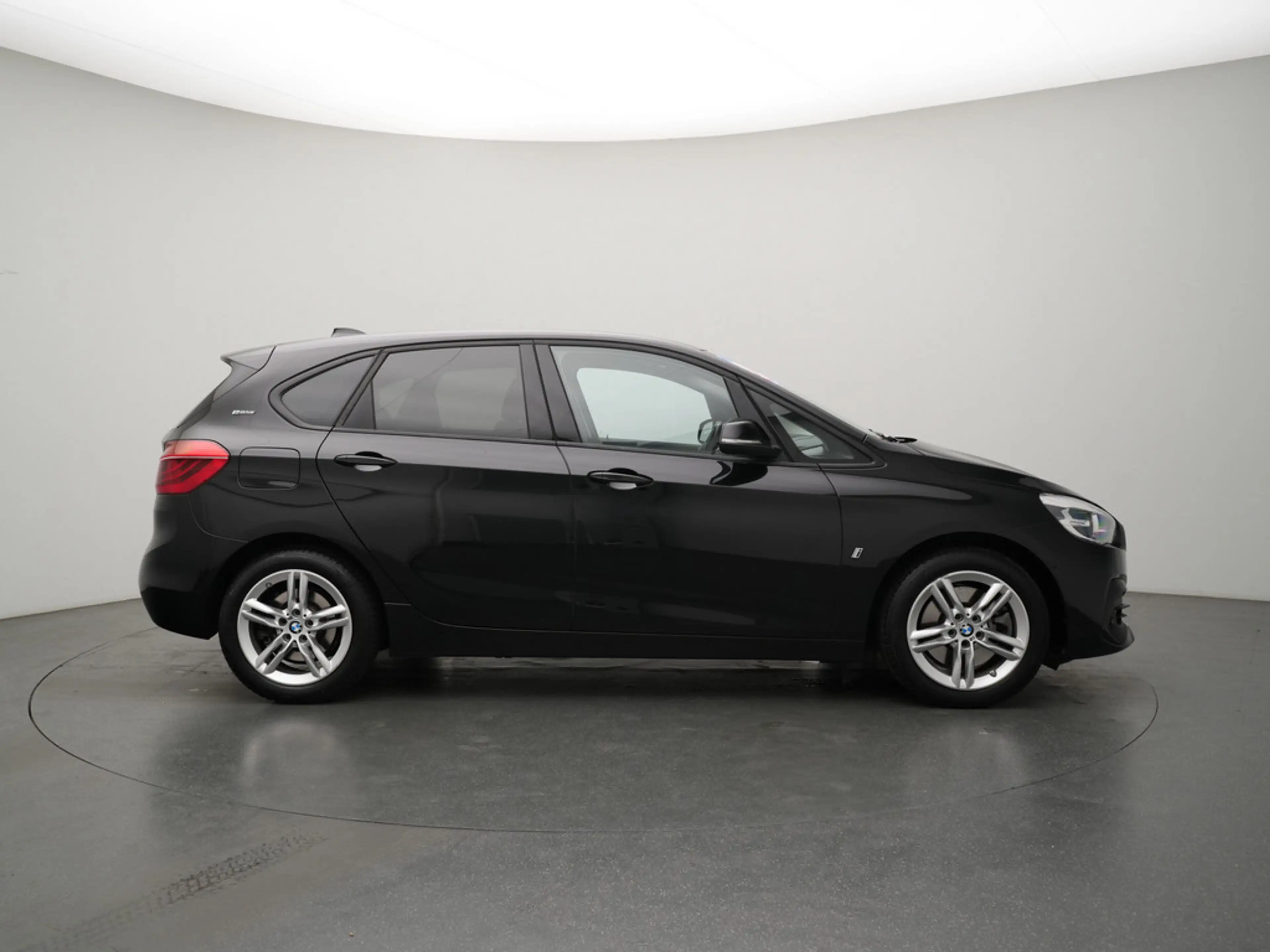 BMW 225 xe Active Tourer Advantage NAVI SHZ PDC — photo 3