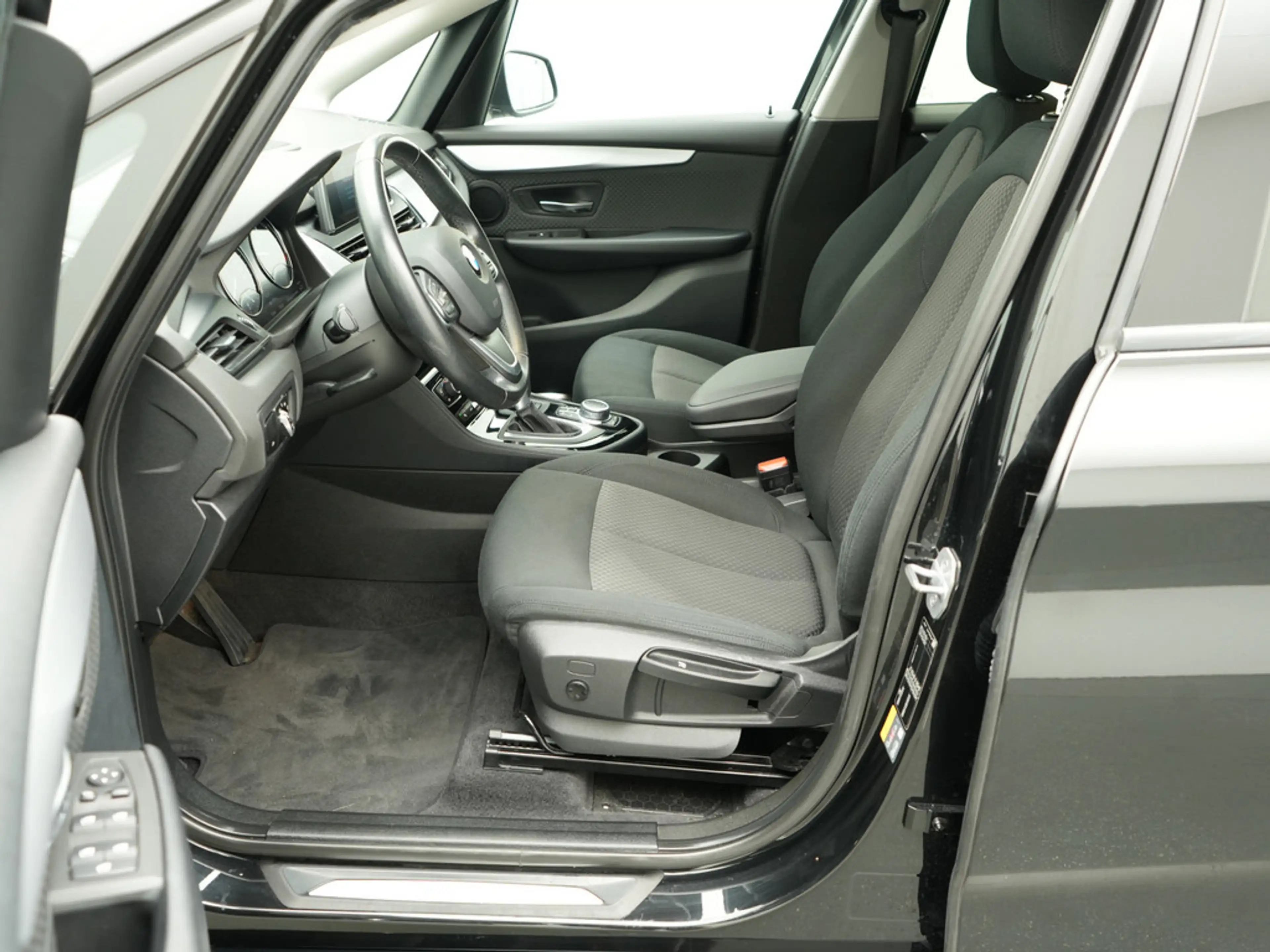 BMW 225 xe Active Tourer Advantage NAVI SHZ PDC — photo 12
