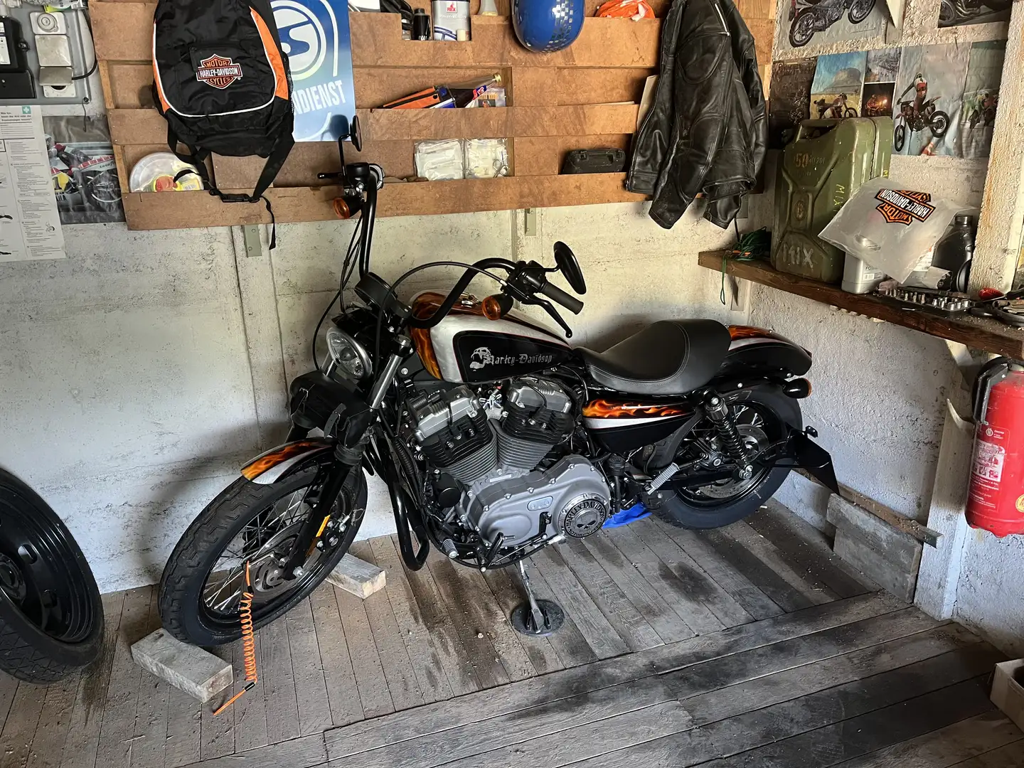 Harley-Davidson XL 1200 mit Marcus Pfeil Lackierung - 2