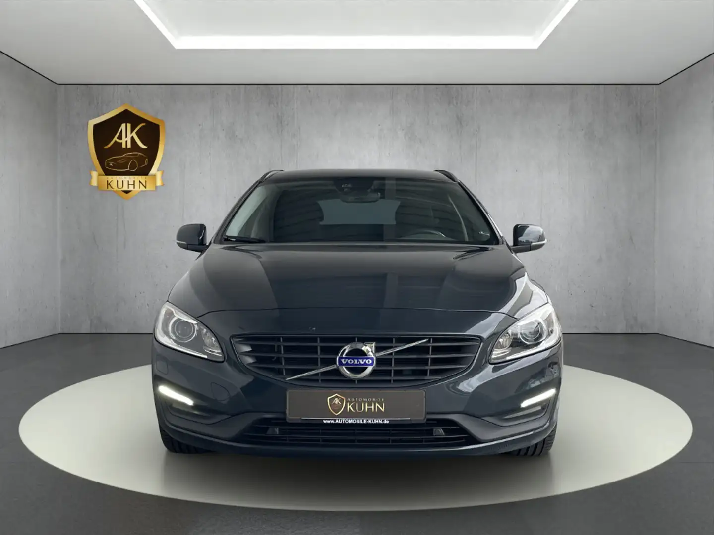 Volvo V60 D*Linje Business*T.LEDER*LED*NAVI*R.KAMERA* Grau - 2