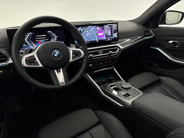 BMW 3 Series view 15