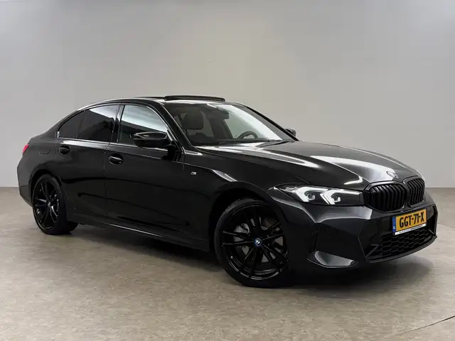 BMW 3 Series view 6