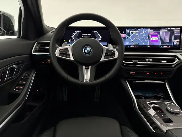 BMW 3 Series view 14