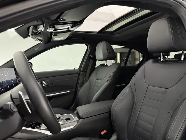 BMW 3 Series view 4