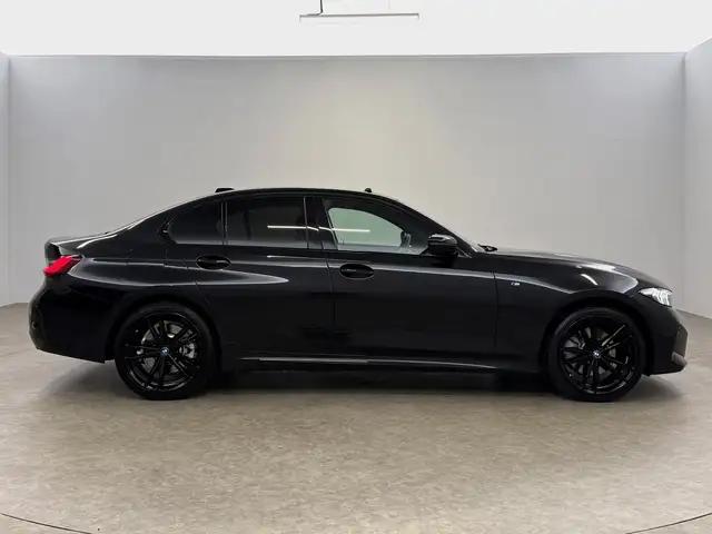 BMW 3 Series view 11