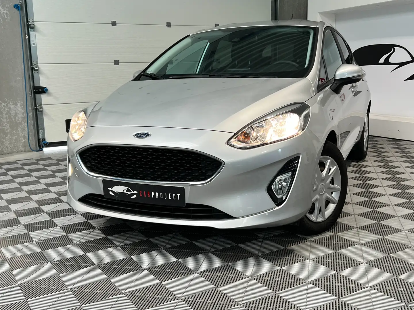 Ford Fiesta Fiesta 1.5 TDCi CLIM/BIP ARR/ 1ER PRO/ GARANTIE Gris - 1