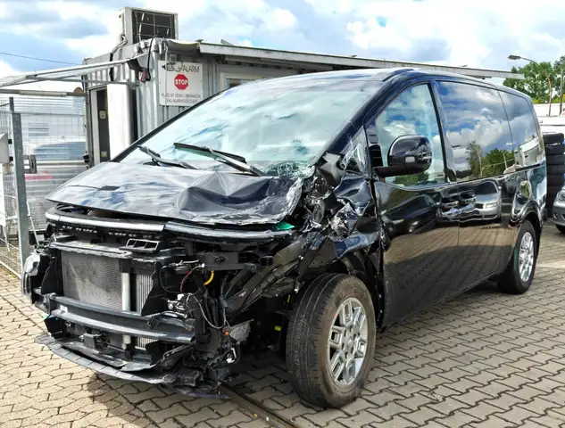 Hyundai STARIA Trend 2WD 2.2 CRDi Automatik