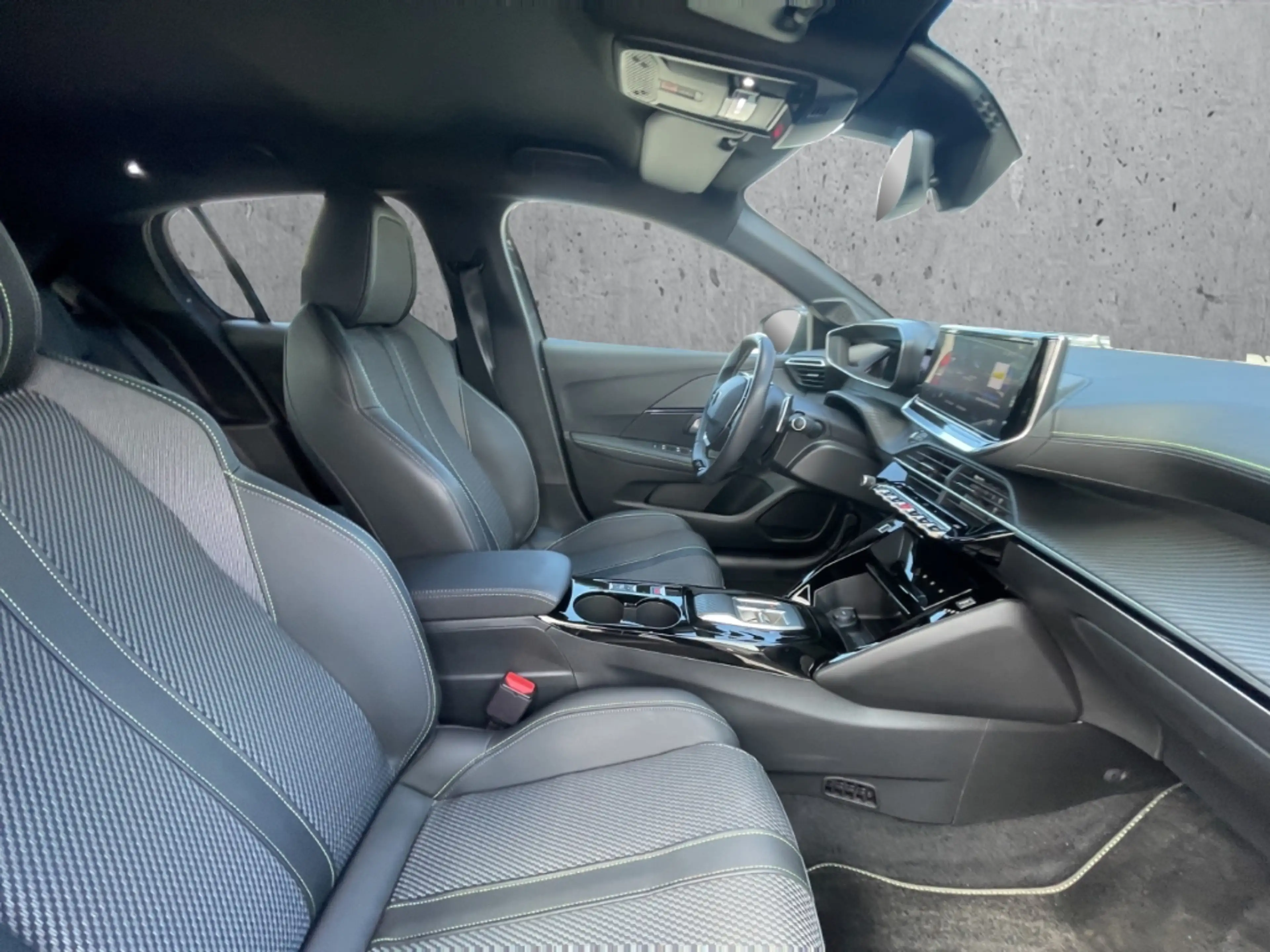 Peugeot 208 GT HYBRID 100 LED Apple CarPlay Android Auto Fahre — photo 13