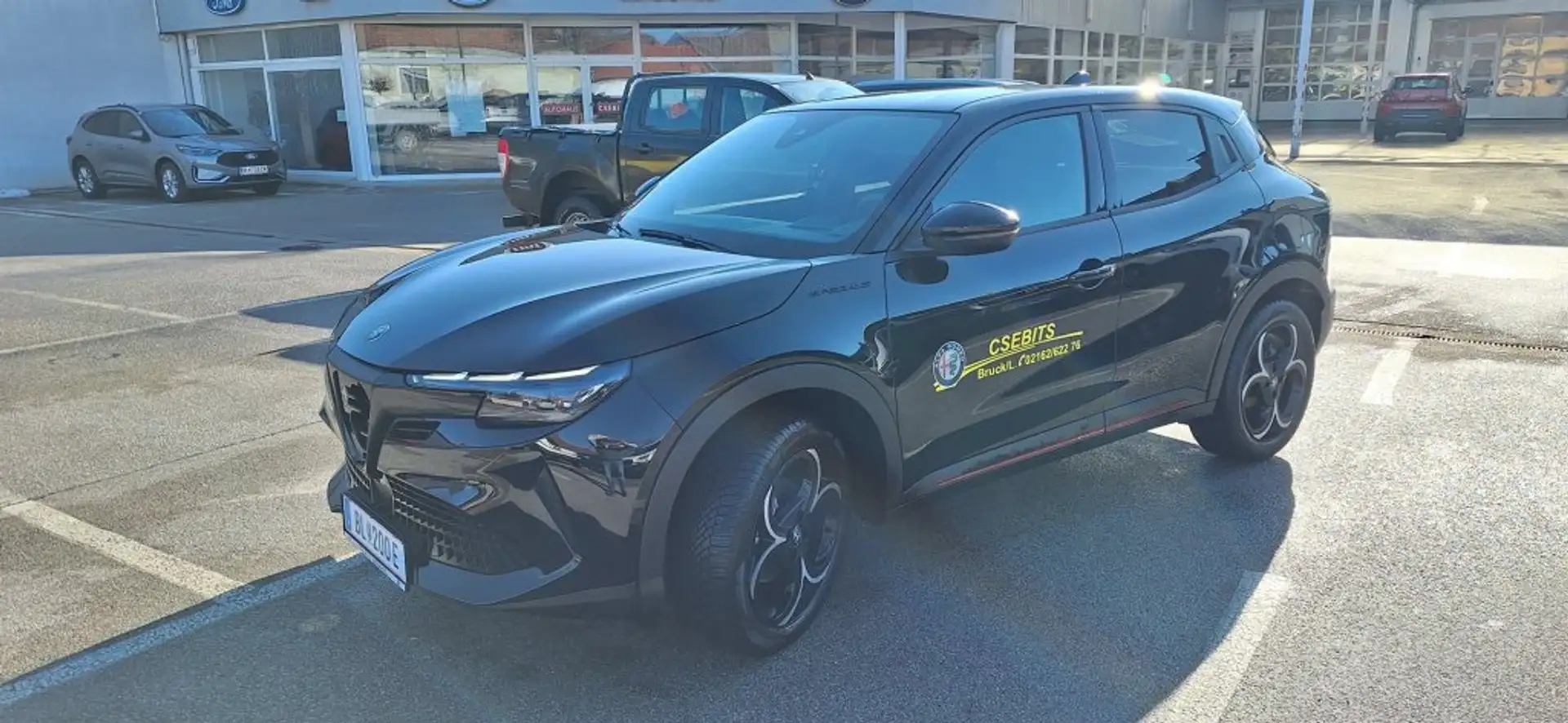 Alfa Romeo Junior Ibrida Speciale 1,2 Schwarz - 1