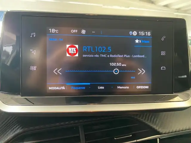 Peugeot 208 view 10