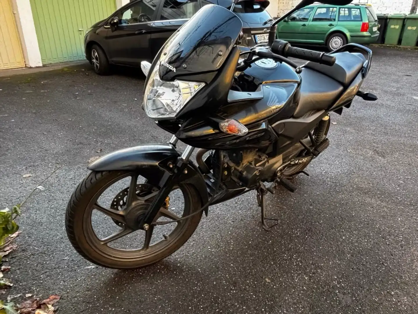 Honda CBF 125 M in Schwarz Negro - 1
