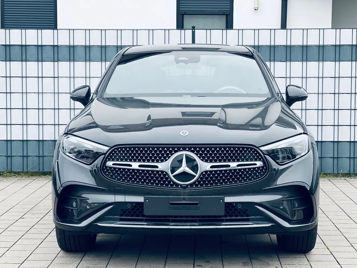 Mercedes-Benz GLC 200 Coupe 4Matic AMG Line plus MEMORY+MY24 Grau - 2
