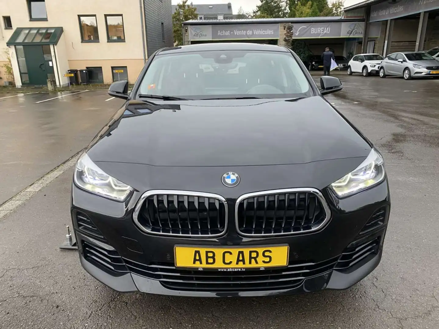BMW X2 16dA SDrive LED NAVI CUIR Camera Head-Up Pano Noir - 2