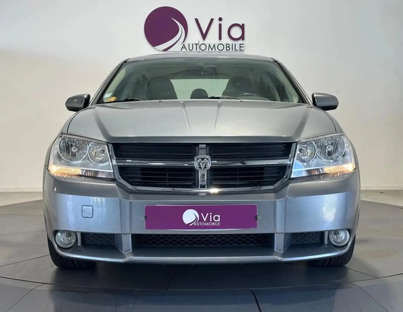 Dodge Avenger 2.0 CRD 140 SXT SPORT, sieges chauffant, camera de recul Grau - 2